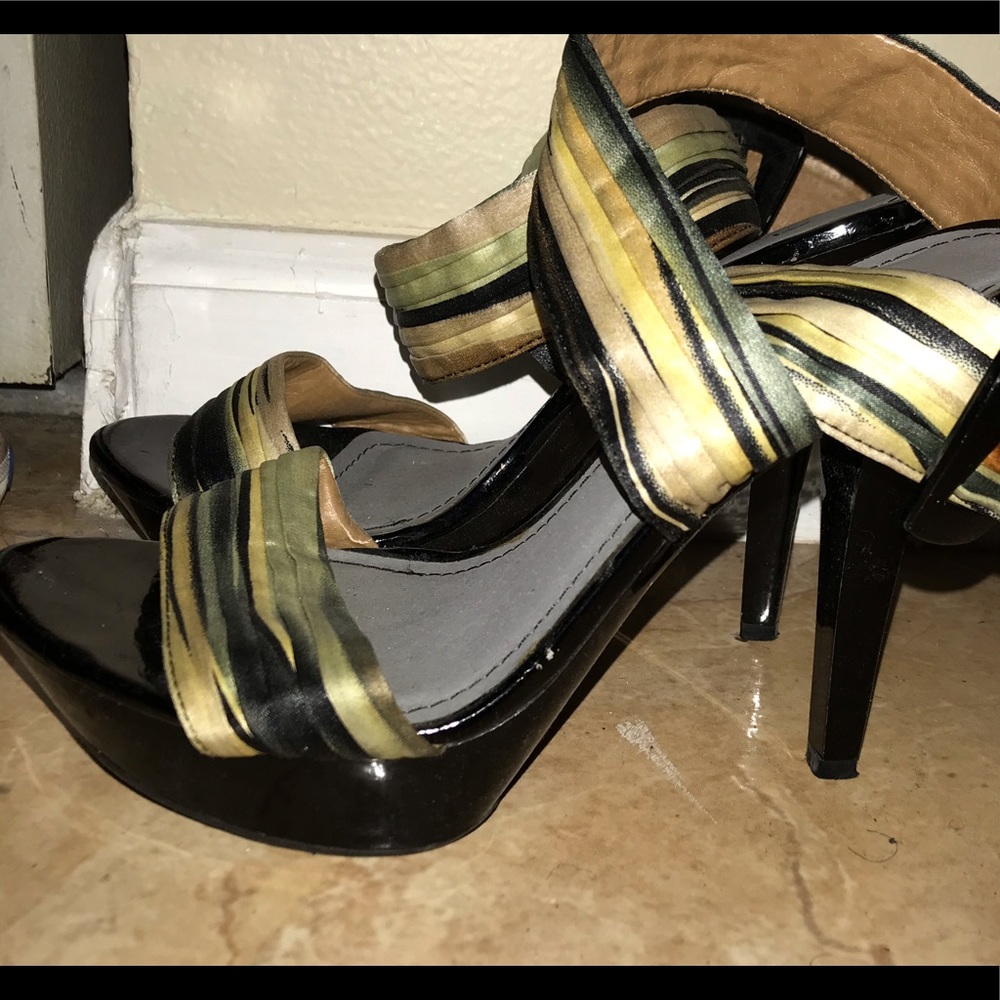 Really cute ankle strap Ombre heels!